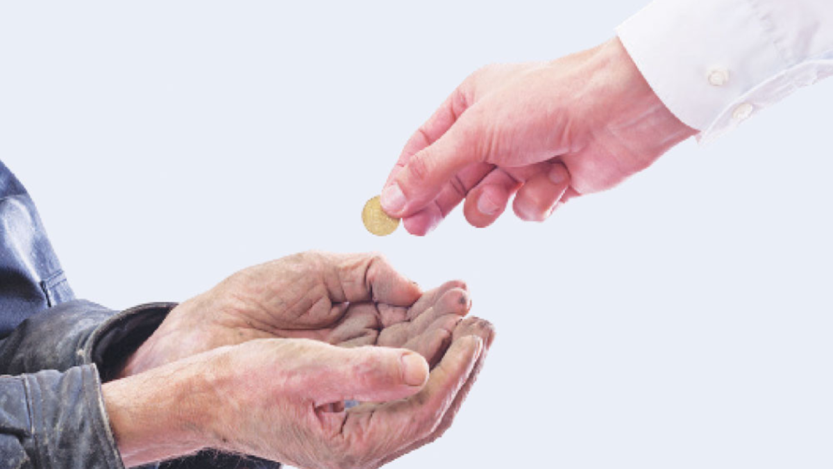 উপরের হাত নিচের হাত থেকে উত্তম