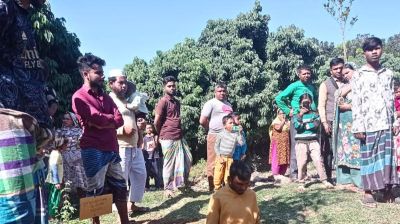 মায়ের ওপর নির্যাতন: মাদকাসক্ত যুবককে মাটিতে পুঁতে শাস্তি