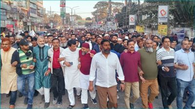 হাদিকে হত্যাচেষ্টার প্রতিবাদে সারাদেশে বিক্ষোভ মিছিল