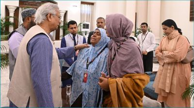 হাদির পরিবারের সঙ্গে প্রধান উপদেষ্টার সাক্ষাৎ, সর্বোত্তম চিকিৎসার আশ্বাস