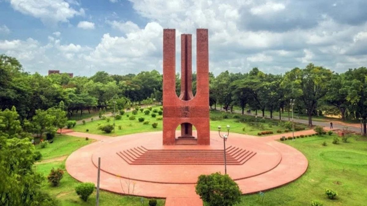 শিক্ষক ফোরামের উদ্বেগ, মধ্যরাতে জাকসুর পাল্টা সংবাদ সম্মেলন