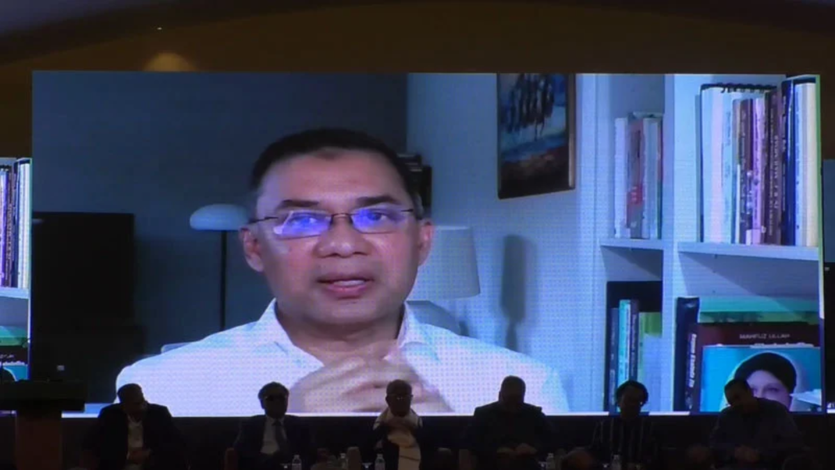 এসি রুমের ভেতরে না থেকে জনগণের কাছে যান : তারেক রহমান