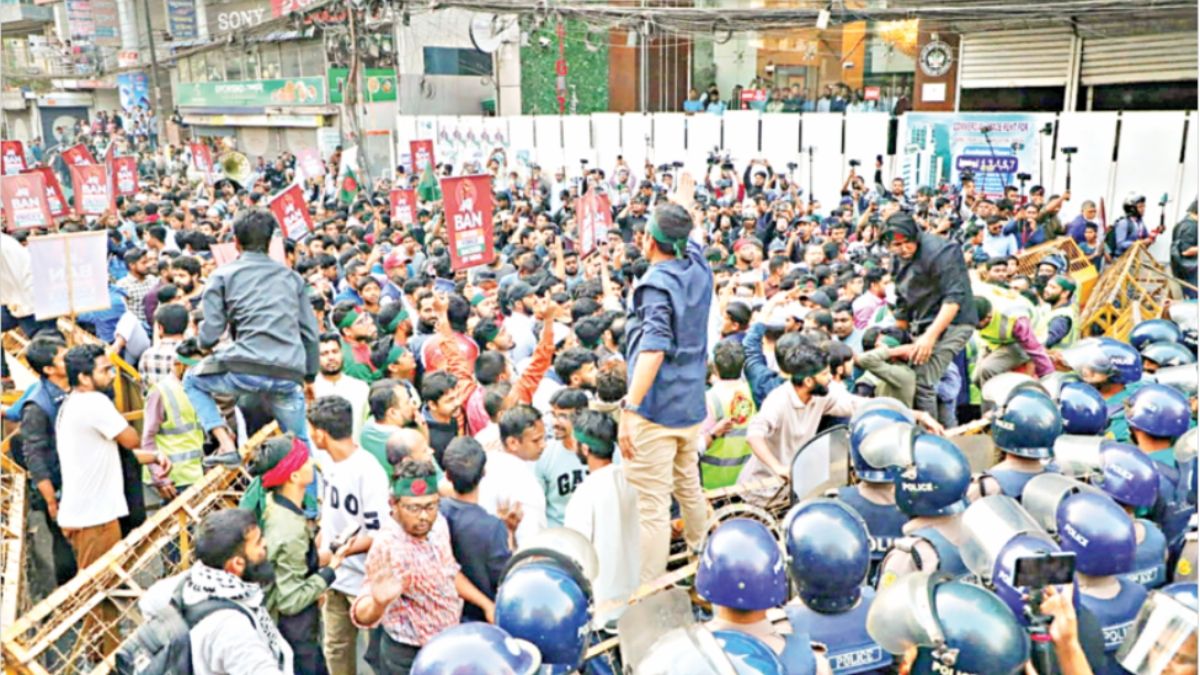 সহিংসতা বাড়ার শঙ্কা তৎপর সরকার