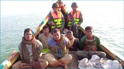 বঙ্গোপসাগর থেকে ৯ জেলেকে ধরে নিয়ে গেছে আরাকান আর্মি