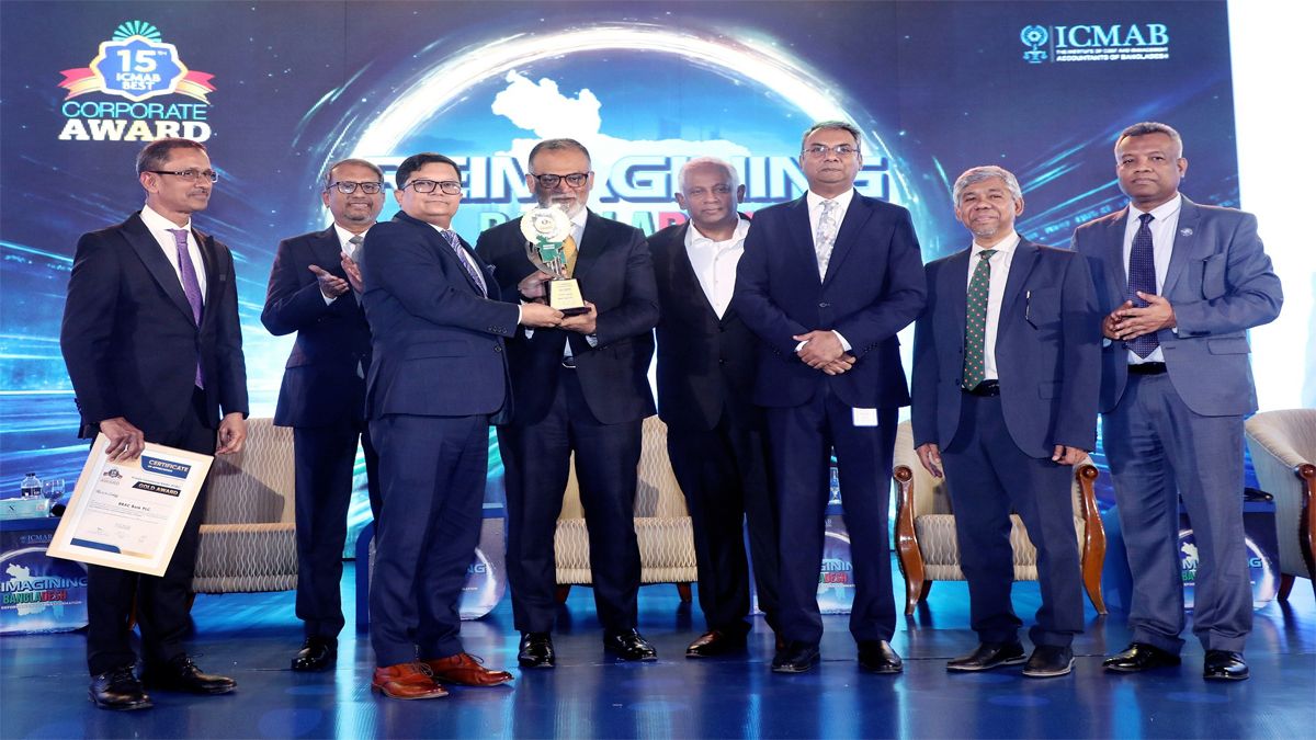 কর্পোরেট সুশাসনের জন্য আইসিএসবি’র ‘গোল্ড অ্যাওয়ার্ড’   জিতল ব্র্যাক ব্যাংক