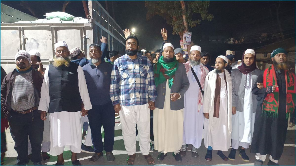 ওসমান হাদির খুনিদের বিচারের দাবিতে আলফাডাঙ্গায় বিক্ষোভ