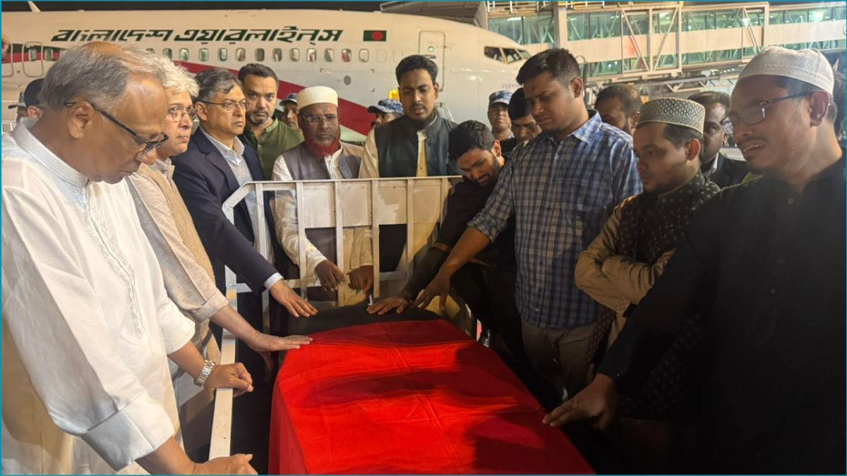 সংসদ ভবনের দক্ষিণ প্লাজায় ওসমান হাদির জানাজা