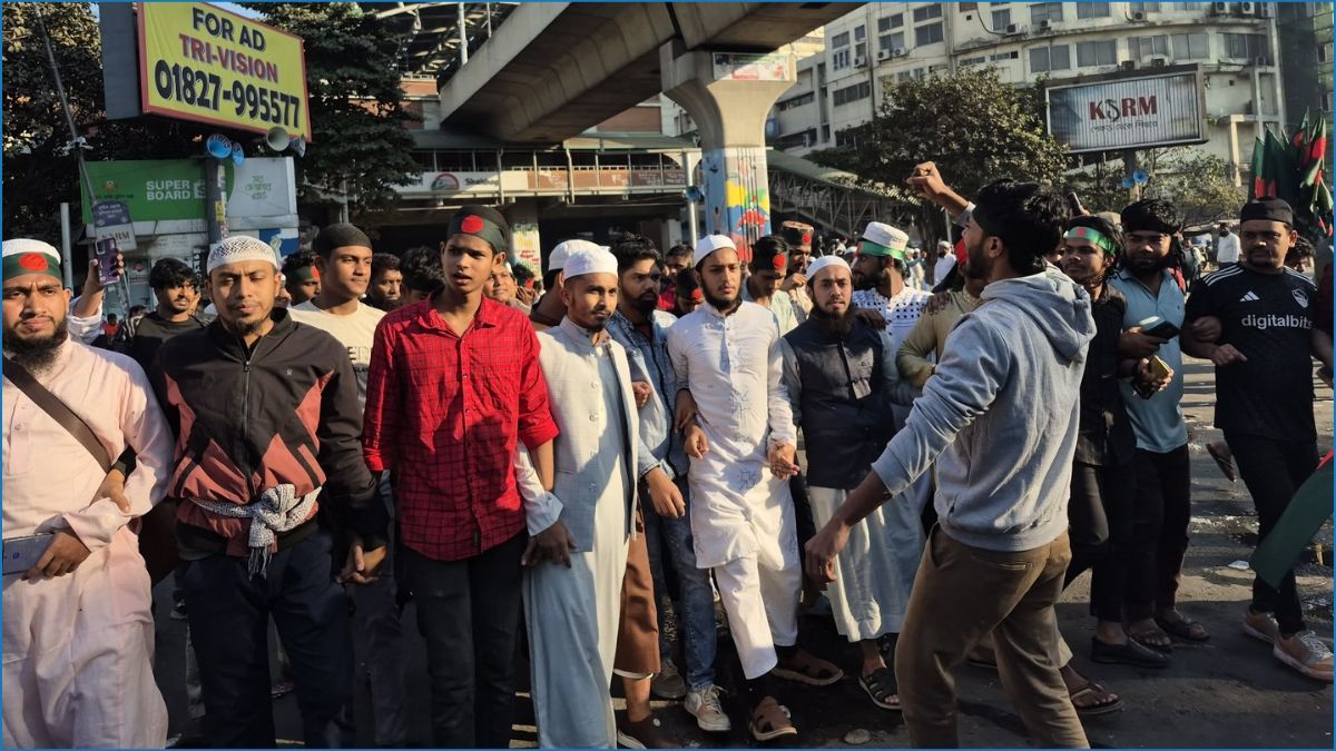 হাদির মৃত্যুর প্রতিবাদে কর্মসূচি ঘোষণা, শাহবাগে জড়ো হচ্ছে ছাত্র-জনতা