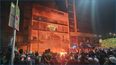 প্রথম আলো ও ডেইলি স্টারের কার্যক্রম বন্ধ, আজ ছাপা হয়নি পত্রিকা