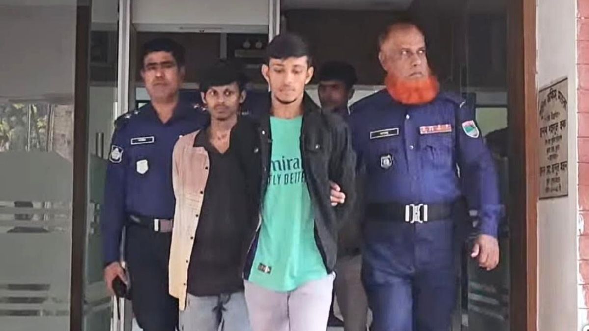 মাগুরায় একই রাতে ২ সরকারি কার্যালয়ে আগুন, গ্রেপ্তার ৩