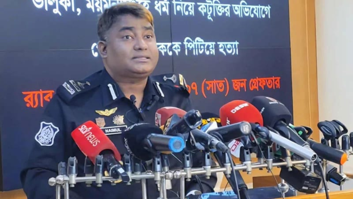 চাকরি ছাড়তে বাধ্য করে দিপু দাসকে উত্তেজিত জনতার হাতে তুলে দেওয়া হয় : র‍্যাব