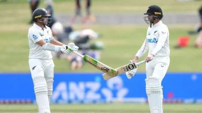 দ্বিতীয় ইনিংসে জোড়া সেঞ্চুরিতে বিশ্ব রেকর্ড ল্যাথাম-কনওয়ের