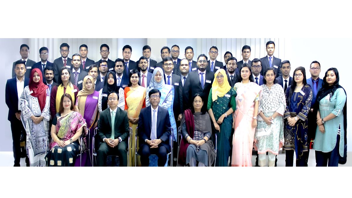 ট্রেইনি অ্যাসিস্ট্যান্ট অফিসারদের বুনিয়াদি প্রশিক্ষণ দিল সাউথইস্ট ব্যাংক