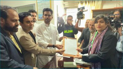 ঢাকা-১০ আসনে মনোনয়ন ফরম নিলেন আসিফ মাহমুদ