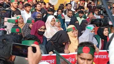 হাদি হত্যাকাণ্ডে জড়িতদের গ্রেফতারের দাবিতে শাহবাগে বিক্ষোভ মিছিল