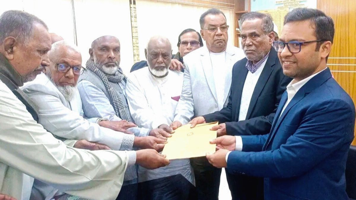 অ্যাটর্নি জেনারেল আসাদুজ্জামানের পক্ষে মনোনয়নপত্র সংগ্রহ