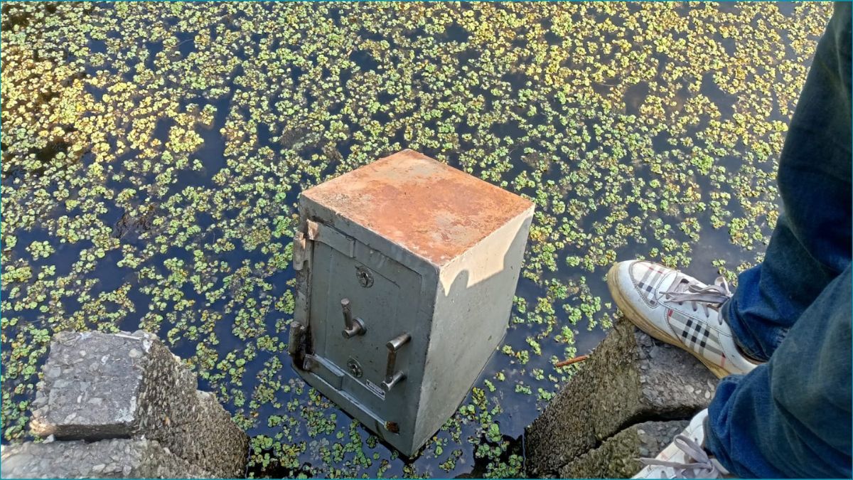 পুকুরে মিলল ডাচ-বাংলা ব্যাংকের ভোল্ট