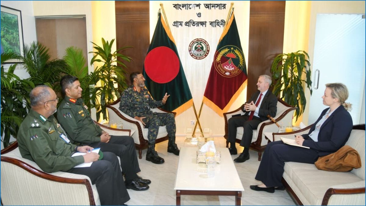 আনসার মহাপরিচালকের সাথে ইইউ রাষ্ট্রদূতের বৈঠক