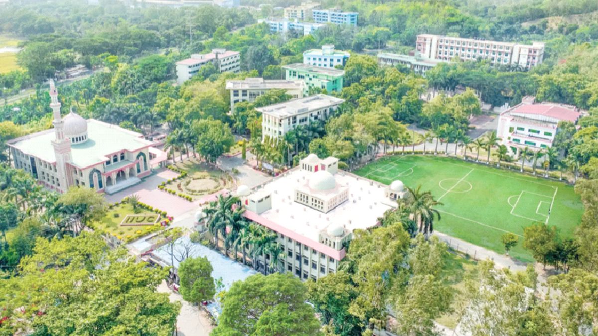চট্টগ্রামে দ্বীনি শিক্ষাপ্রতিষ্ঠানে ইসলামী সাহিত্য চর্চা