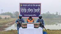 সাতক্ষীরায় কোস্ট গার্ডের অভিযানে ৫০ বোতল বিদেশি মদ জব্দ