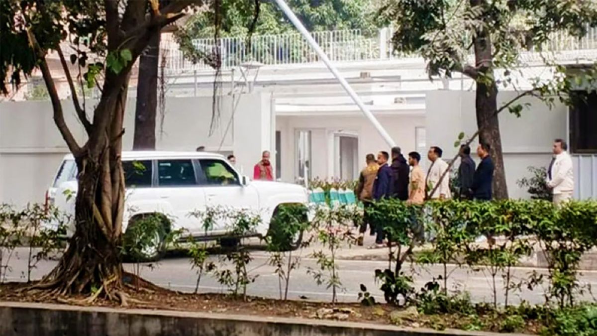 গুলশানের বাসায় ডা. জোবাইদা ও কন্যা জাইমা