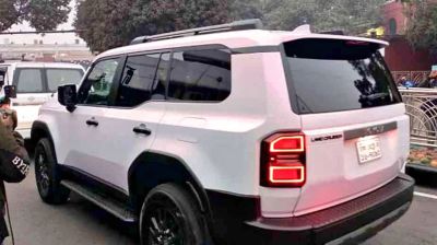 তারেক রহমানের জন্য বিমানবন্দরে পৌঁছেছে বুলেটপ্রুফ গাড়ি