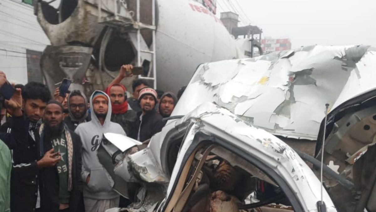 মির্জাপুরে ট্রাক চাপায় ১০ মাসের শিশুসহ মা নিহত