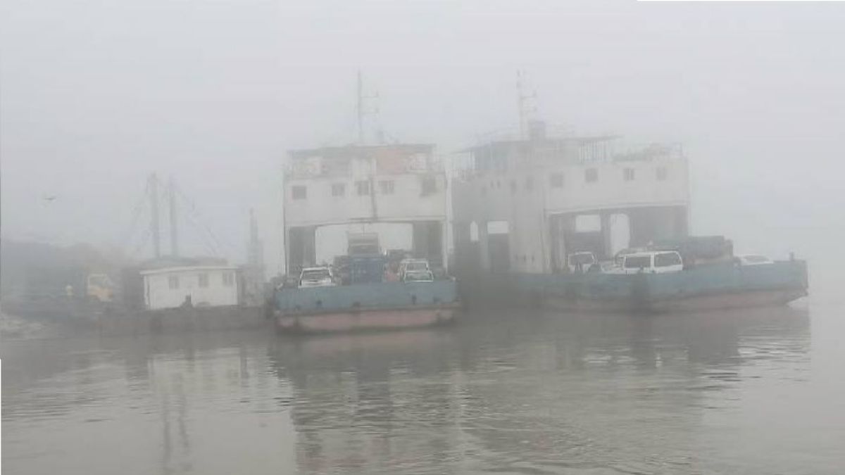 সারাদেশে নৌযান চলাচল বন্ধ ঘোষণা