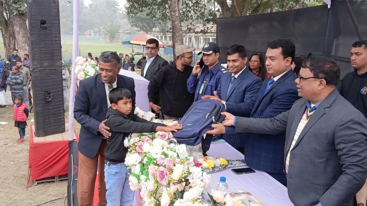 প্রান্তিক শিশুদের শীত উপহার শিশুস্বর্গের