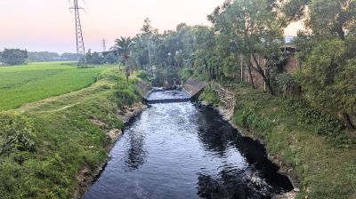 ৪০০ কারখানার দূষণে মৃত্যুর প্রহর গুনছে ময়মনসিংহের খীরু নদী