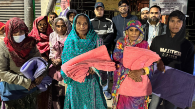 নিকুঞ্জের বটতলায় শীতার্তদের মাঝে কম্বল বিতরণ