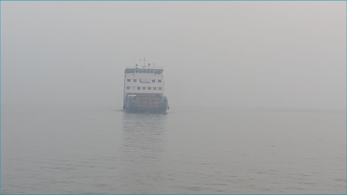 পাটুরিয়া-দৌলতদিয়া নৌরুটে ফেরি চলাচল স্বাভাবিক