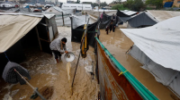 বৃষ্টিতে প্লাবিত বাস্তুচ্যুত ফিলিস্তিনিদের তাঁবু