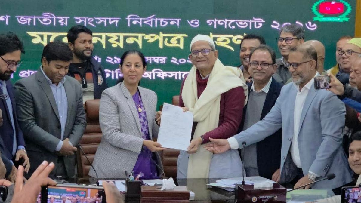 মনোনয়ন জমা দিয়ে তারেক রহমানকে কৃতজ্ঞতা জানালেন মির্জা ফখরুল