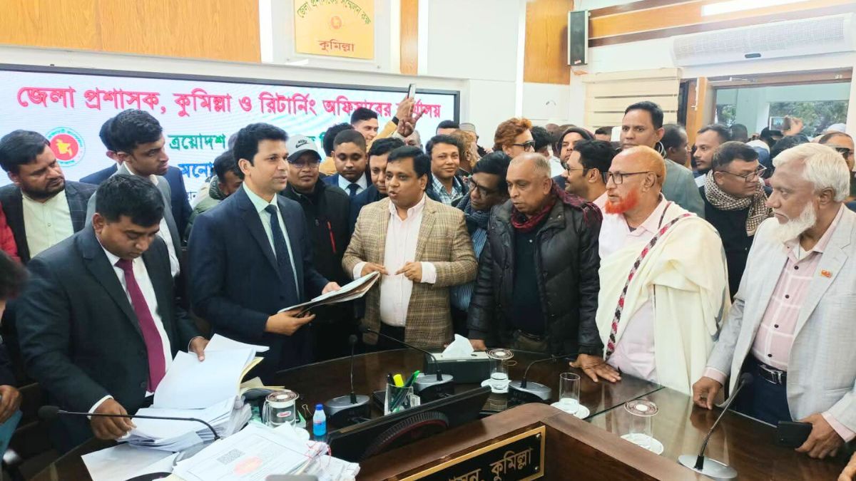 কুমিল্লা-৬ আসনে হাজী আমিনুর রশিদ ইয়াছিনের মনোনয়ন জমা