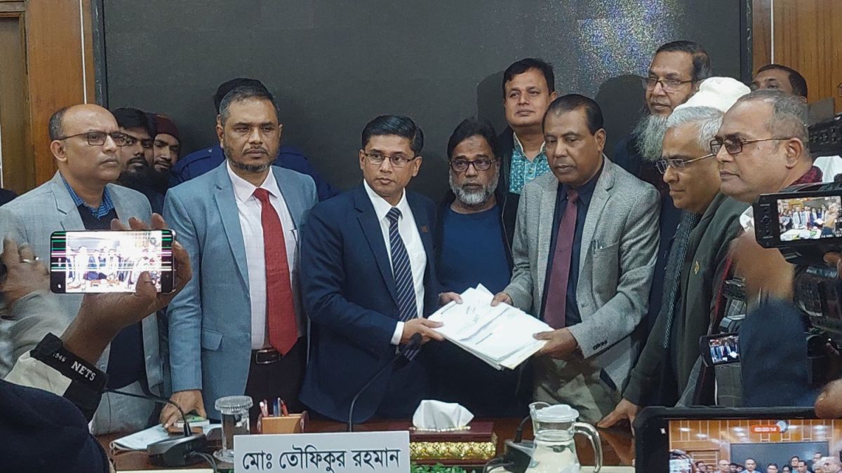 বগুড়া-৬ আসনে তারেক রহমানের পক্ষে মনোনয়নপত্র জমা