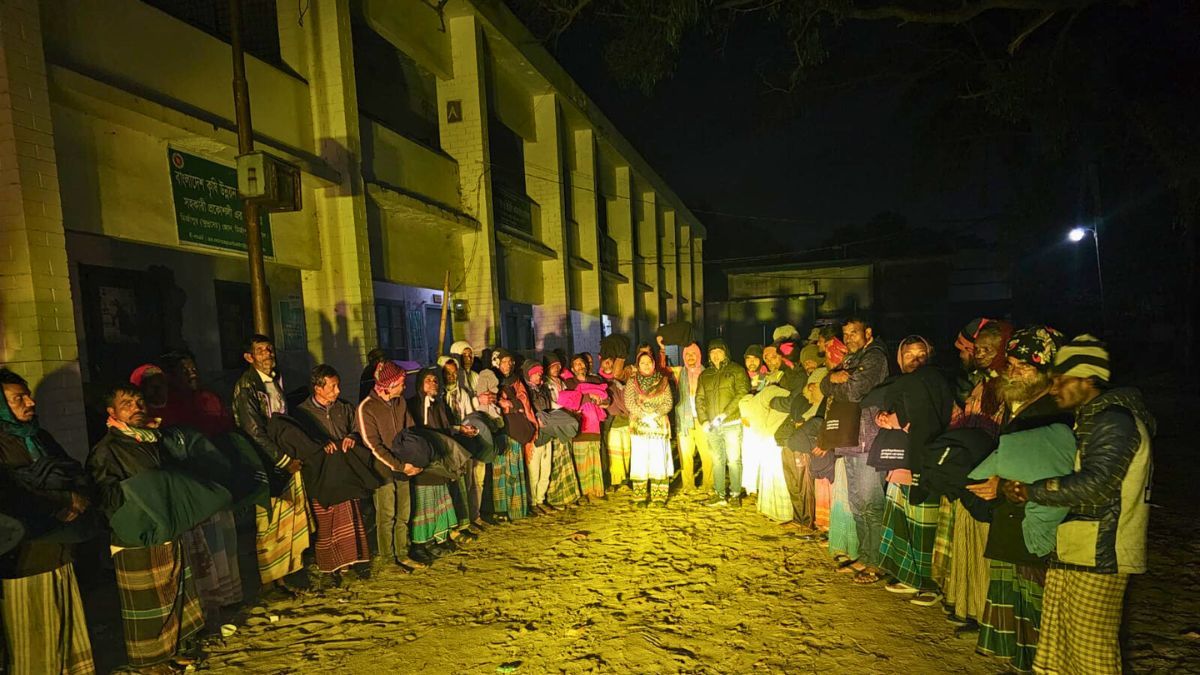 শীতে অসহায় মানুষের পাশে মির্জাপুরের ইউএন