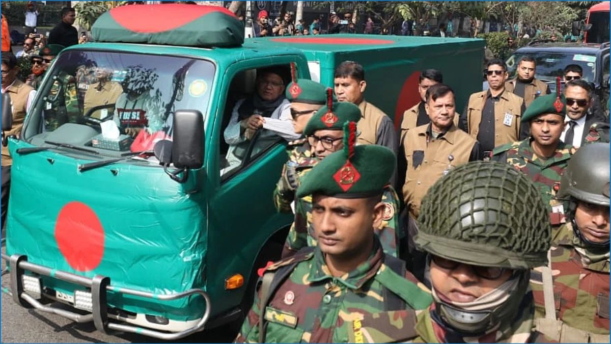 মানিক মিয়া অ্যাভিনিউয়ে নেওয়া হচ্ছে খালেদা জিয়ার মরদেহ