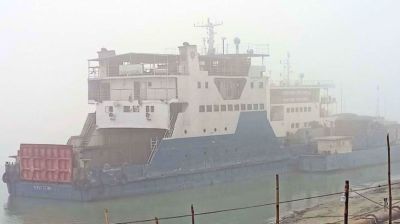 কুয়াশায় আটকে গেল দুই নৌরুট, ৫ ঘণ্টা বন্ধ ছিল ফেরি চলাচল