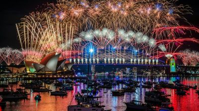 বিশ্বজুড়ে আনন্দ ও উৎসবের মধ্যে ইংরেজি নতুন বছর বরণ