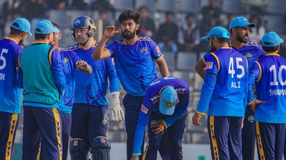 চট্টগ্রামের বোলিং তোপে ১২২ রানে অলআউট ঢাকা