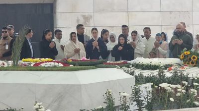 খালেদা জিয়ার কবর জিয়ারত করলেন নাতনি জাইমা ও পরিবারের সদস্যরা