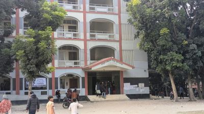 ভালুকায় বিদ্যালয়ে ভর্তি লটারি ঘিরে উত্তেজনা, ইউএনও অবরুদ্ধ