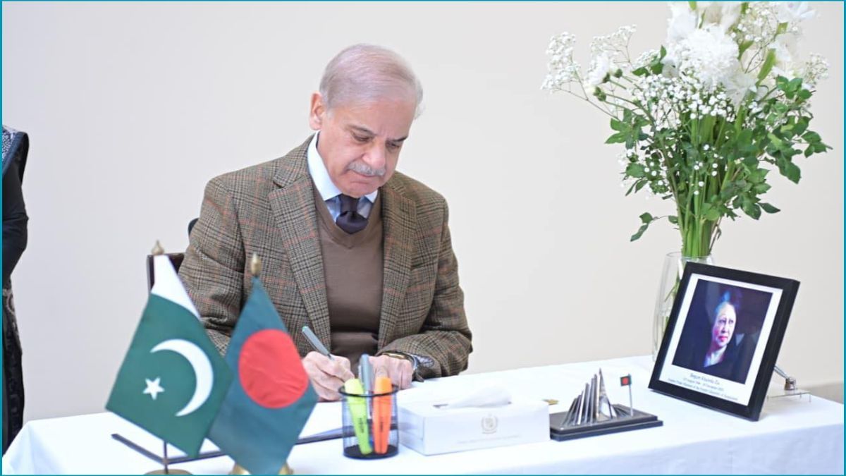 খালেদা জিয়াকে শ্রদ্ধা জানালেন পাকিস্তানের প্রধানমন্ত্রী