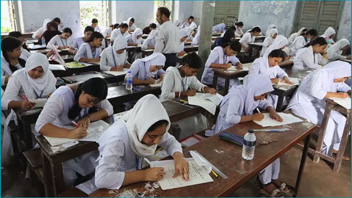 এইচএসসি পরীক্ষার্থীদের ‘অতীব জরুরি’ নির্দেশনা