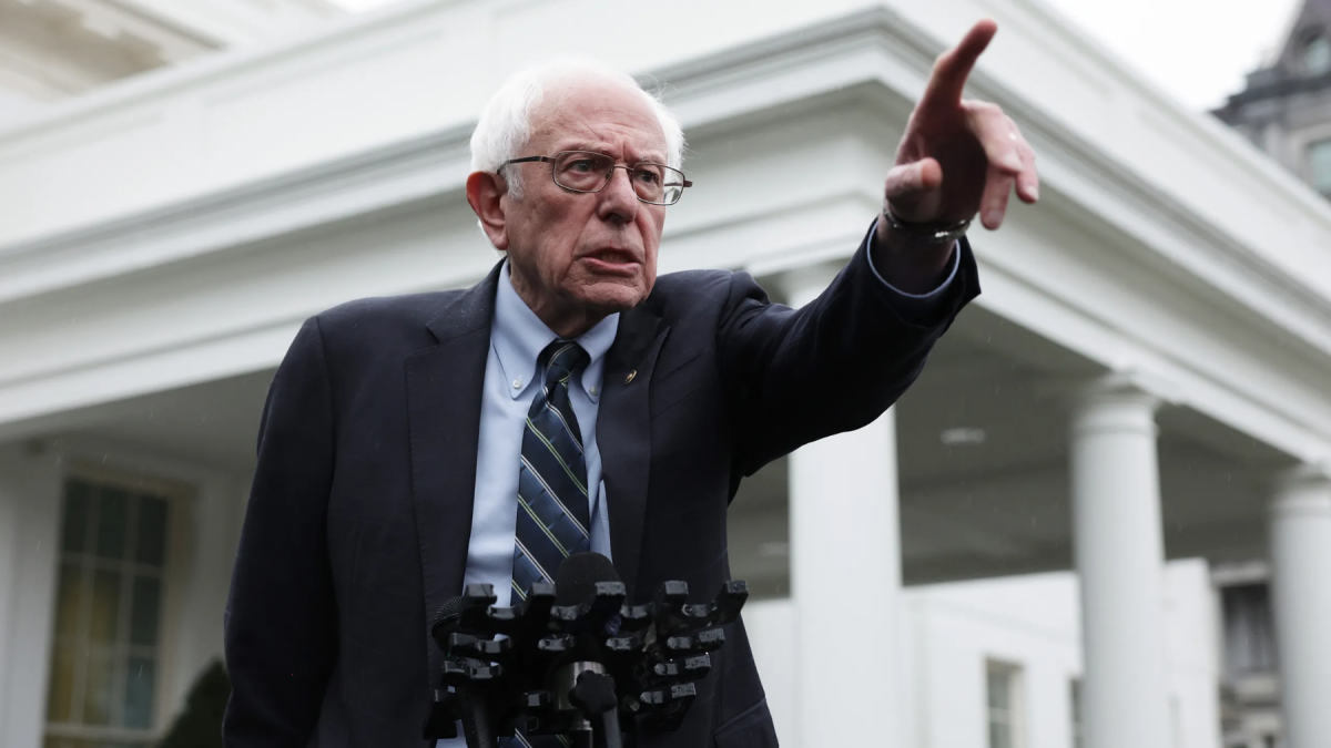 ভেনেজুয়েলায় হামলা বিপজ্জনক ও বেআইনি : বার্নি স্যান্ডার্স