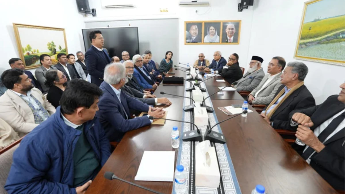 দেশের শীর্ষ ব্যবসায়ীদের সঙ্গে তারেক রহমানের বৈঠক