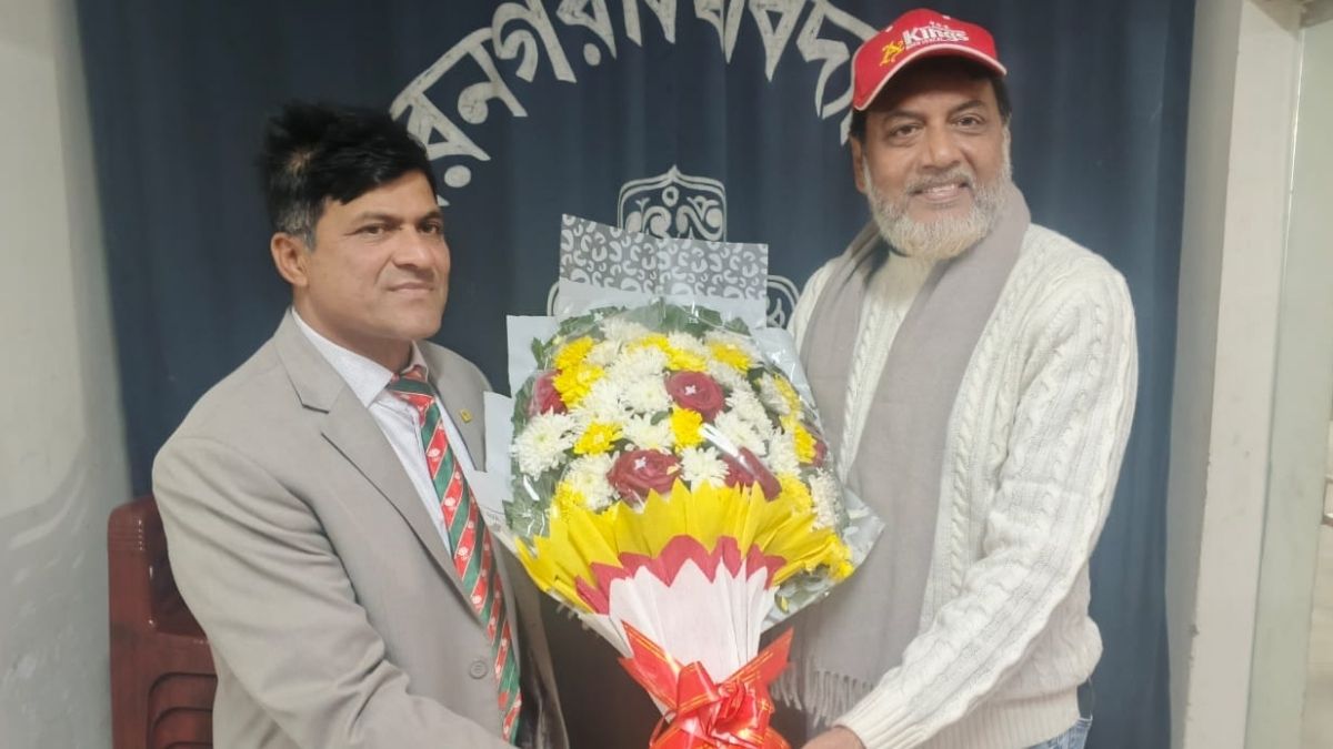 জাবি অফিসার সমিতির সভাপতি আজমল, সাধারণ সম্পাদক সেলিম