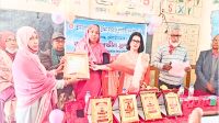 বিয়ের কাবিনের জমিতে গড়া স্কুলে প্রধান শিক্ষিকার বিদায় সংবর্ধনা