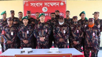 চাঁপাইনবাবগঞ্জ সীমান্তের আমবাগান থেকে অস্ত্র-গুলি উদ্ধার